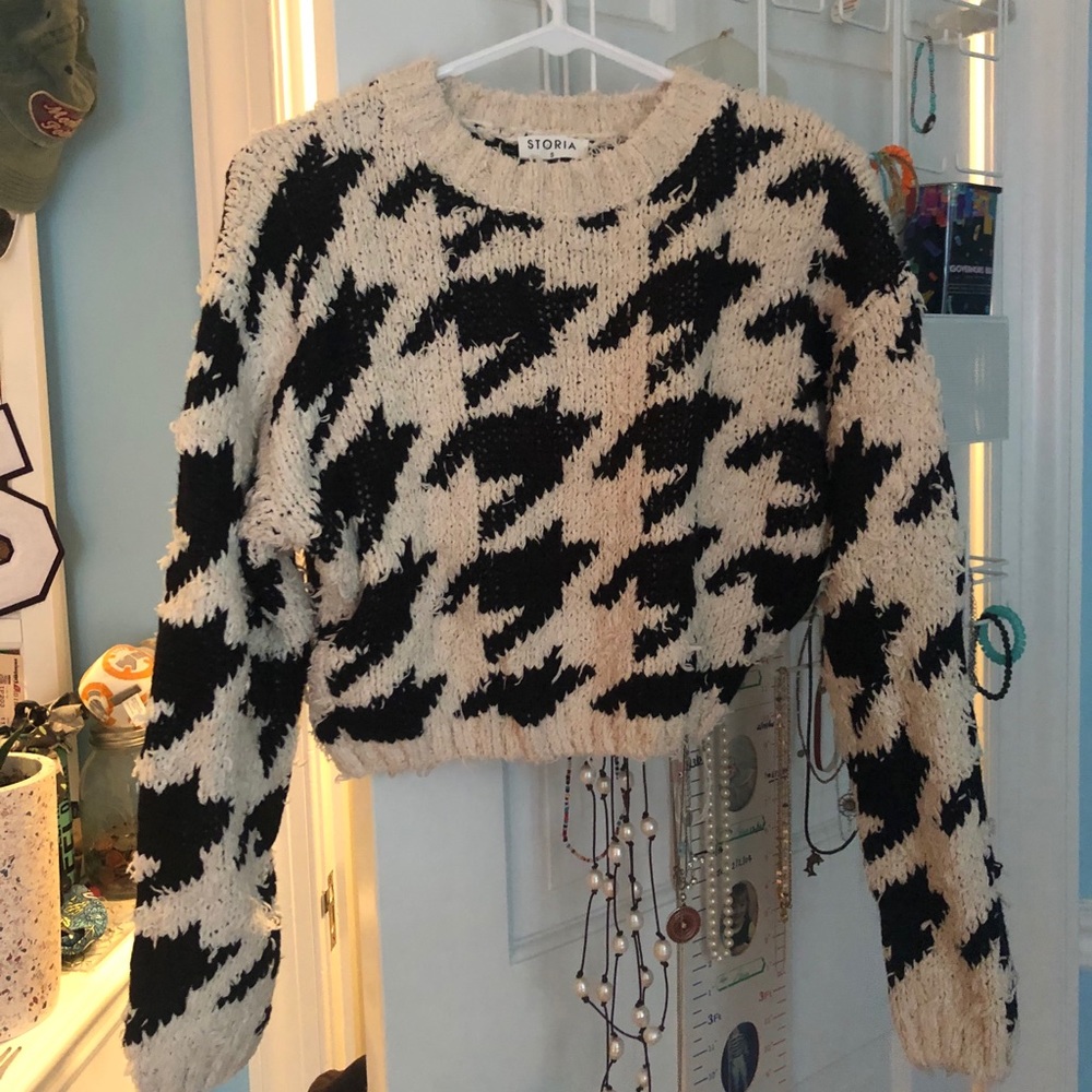 Storia Houndstooth Shaggy Sweater